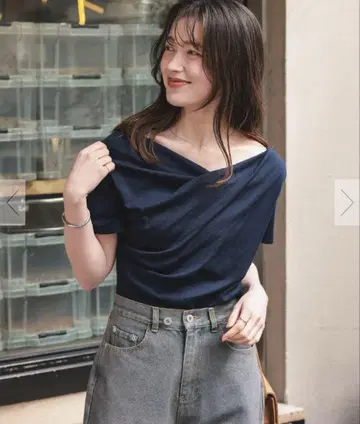 titivate 오프숄더 하프 슬리브 티셔츠
