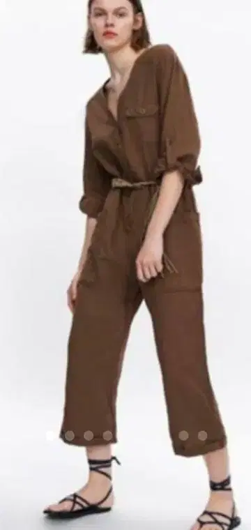 자라 브라운 V넥 올인원 린넨 100