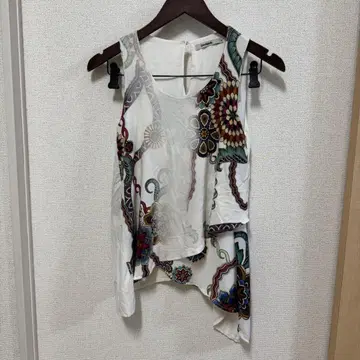 desigual 데시구알 슬리브리스 튜닉 M 사이즈