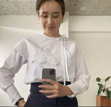 OHGA 오가 보타이 자수 블라우스 화이트 4way 완판템