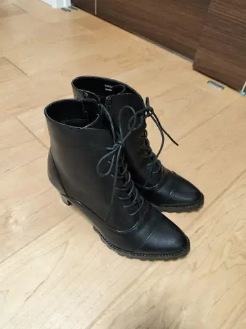 블랙 가죽 부츠 미들 힐