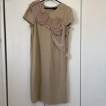 베이지 프릴 반팔 원피스