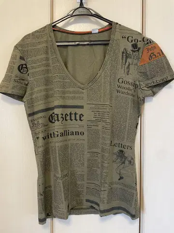 John Galliano 뉴스 페이퍼 티셔츠 M 사이즈