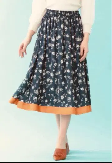 [재가격 인하! 새상품] 질 바이 질 스튜어트 꽃무늬 스커트