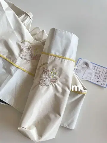 우천 겸용 접이식 우산 UV 차단 차광율 100% 흰 고양이 자수 새상품
