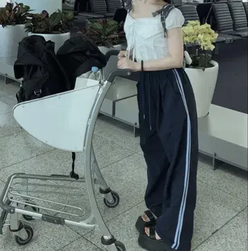 한국 화이트 레이스 리본 블라우스 오프숄더 반팔 발레 코아 시즈니룩