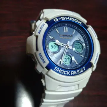 G-SHOCK 화이트/블루 다기능 시계 (작동 제품)