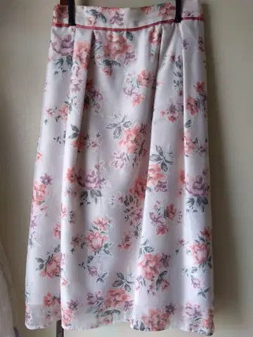 인기 의류 귀여운 꽃무늬 스커트 Size40