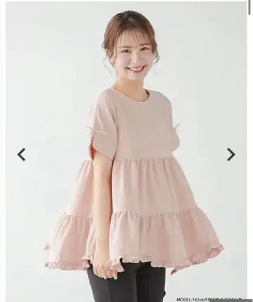 핏모어 슬릿 슬리브 밑단 프릴 티어드 반팔 상의