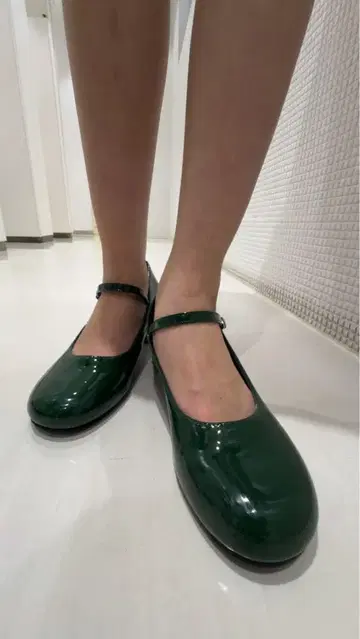 그린 에나멜 멜리 제인 신발