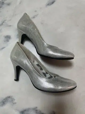 MouRINGUe 펌프스 24cm 실버 새상품급