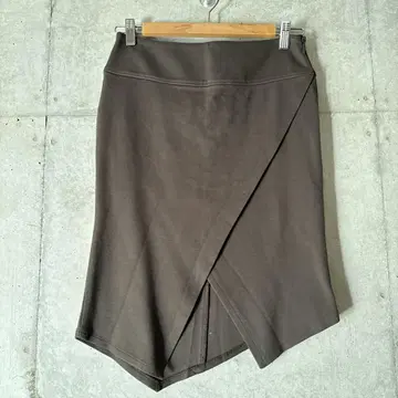 브라운 랩 스타일 타이트 스커트 무릎 기장