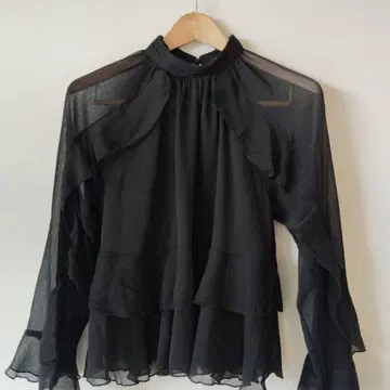 ZARA 자라 새상품급 프릴 블라우스 엘레강트 블랙 긴팔 셔츠 S