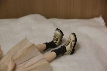 브라이스 아웃핏 해외 작가 화이트 신발 1/6 인형