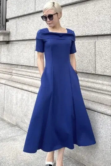 오프숄더 네이비 A 라인 원피스