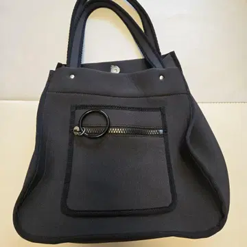 papillonner 블랙 지퍼 포켓 부착 토트 백