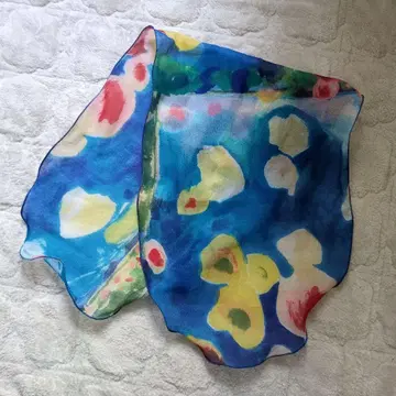 컬러풀한 꽃무늬 스카프 Made in Italy
