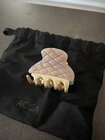 아카 acca 더블 페이스 클립 바이컬러 퀼팅 블루 베이지