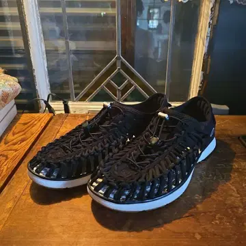KEEN 킨 UNEEK 02 유니크 오투 28cm 새상품급