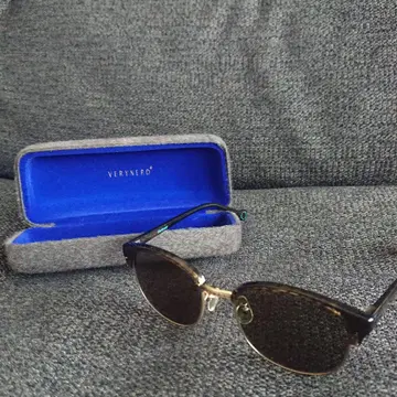 VERYNERD Hackney 케이스 포함
