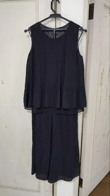 블랙 플리츠 셋업