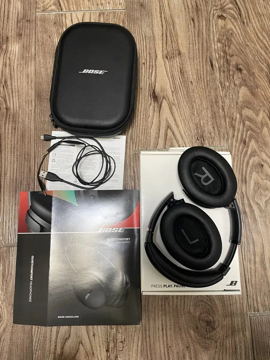 Bose QC Headphones Black Full Box