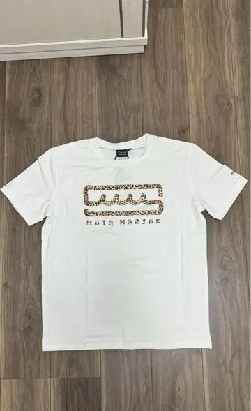 muta 무타 화이트 M 티셔츠 레오파드 무늬