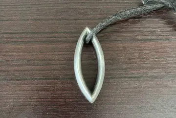 ROYAL SELANGOR 타원형 목걸이