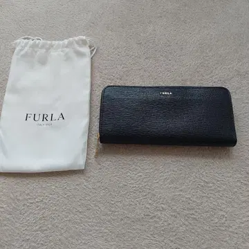 FURLA 블랙 가죽 장지갑 수납 가방 포함