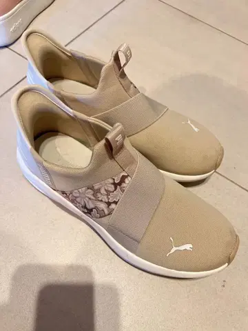 Puma 베이지 슬립온