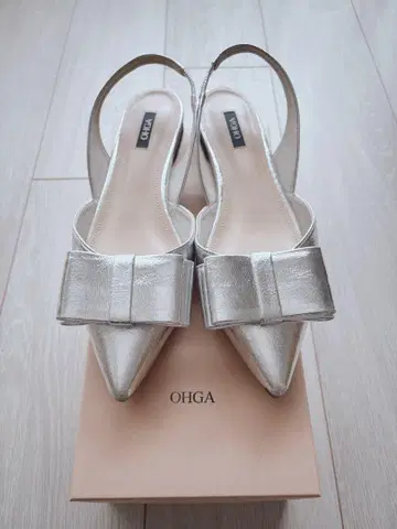 OHGA 오가 포인트 빅 리본 펌프스 실버 24cm