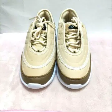 미사용 새상품 FLATLIGHT 통굽 스니커즈 24.5cm