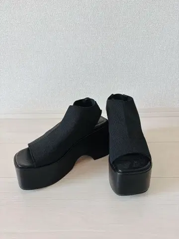 EMODA 통굽 샌들