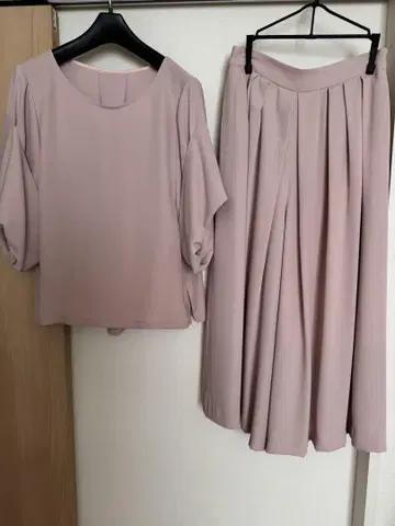 새상품급 JINES 지네스 핑크 셋업 상의와 팬츠