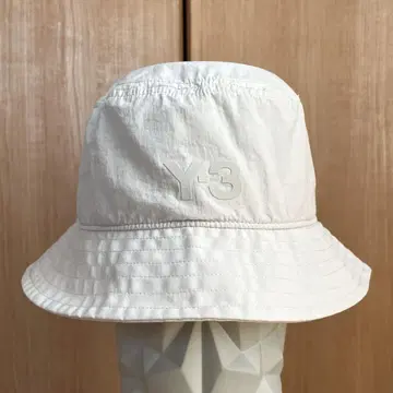 Y-3 버킷 햇 화이트