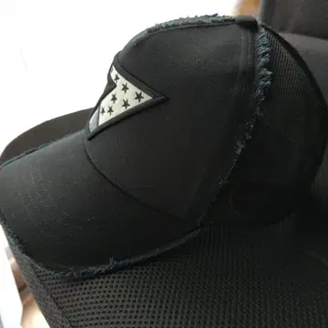 프린지 가공 블랙 캡 7 로고 포함