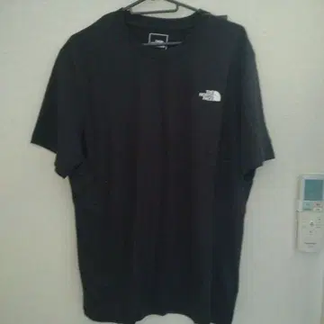 THE NORTH FACE 블랙 티셔츠