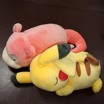 피카츄와 야돈 봉제 인형 세트