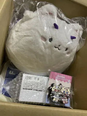 FUWAMOCO 활동 1주년 기념 굿즈