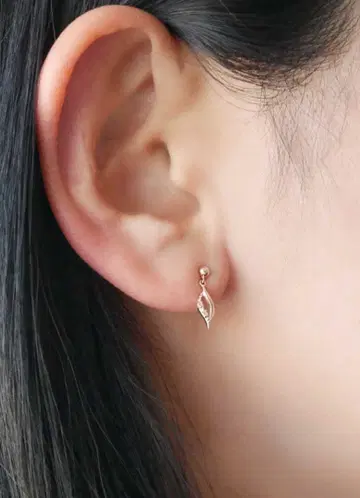 반돔 아오야마 K10 핑크 골드 다이아몬드 귀걸이 매장 클리닝 완료