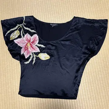 Betsey Johnson 블랙 슬리브리스 자수 4 실크 100%