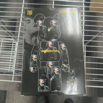 베어브릭 Oasis 피규어