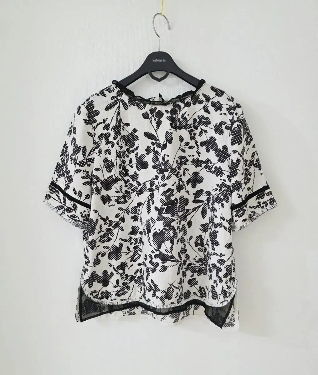 Key's Linen Blouse