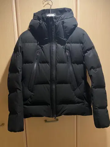 데상트 ALLTERRAIN 아크네츠 별주 미즈사와 다운 블랙