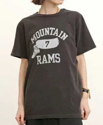 L'Appartement MOUNTAIN RAMS 티셔츠