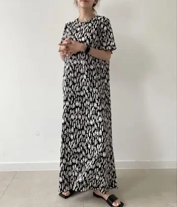 올 패턴 플리츠 롱 원피스 Didot.showroom