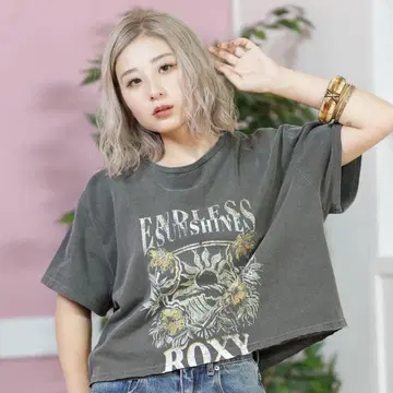 록시 그래픽 티셔츠 M 사이즈 다크 그레이