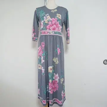룸웨어 레오나르풍 그레이 바탕에 핑크 꽃다발 패턴 원피스 사이즈 M