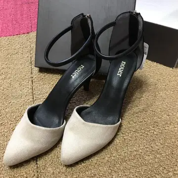 펌프스 블랙 샌들