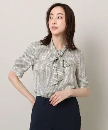 UNTITLED 지오메 아트 보타이 블라우스 반팔 기하학 패턴 리본